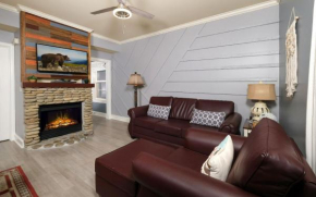 The Smoky Mountain Nest Pigeon Forge